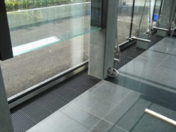 Picture of Allco Allenspach - Begehbare Gitter aus Aluminium, Standard: naturfarbig eloxiert (E6/EV1), Gitterbreite: 56mm, Höhe: 20mm, Länge: 1000mm, Art.Nr. : AW6060-T66-056B